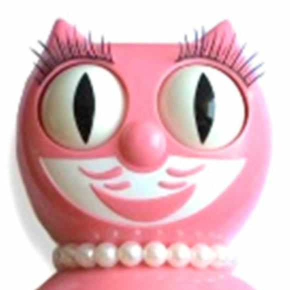 RETIRED Urban Outfitters Strawberry Ice Pink Lady Kit-Cat Clock - Picture 5 of 5